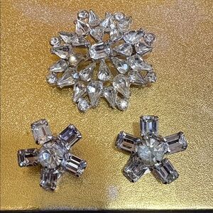 Vintage Silver & Rhinestone Starburst Brooch & Clip-on Earrings Jewelry Set